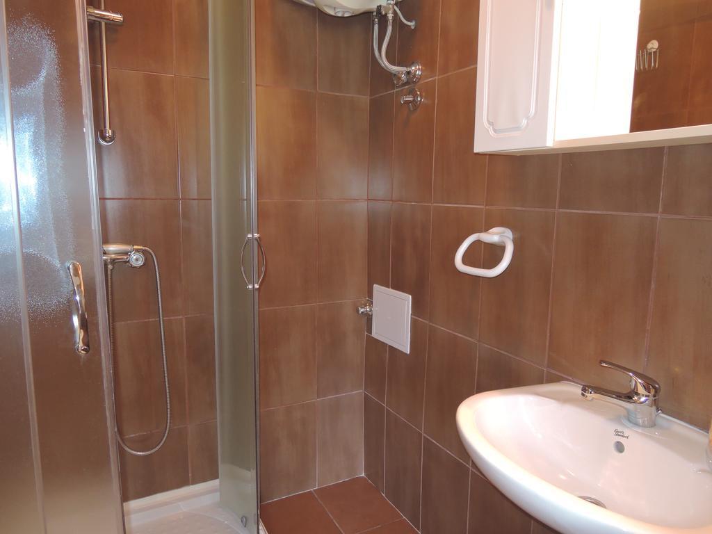 Hostel Kvarner- Private Rooms & Dorms Rijeka Ngoại thất bức ảnh